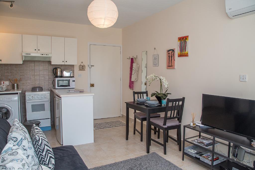 Paphos Love Hut Apartment Exterior photo