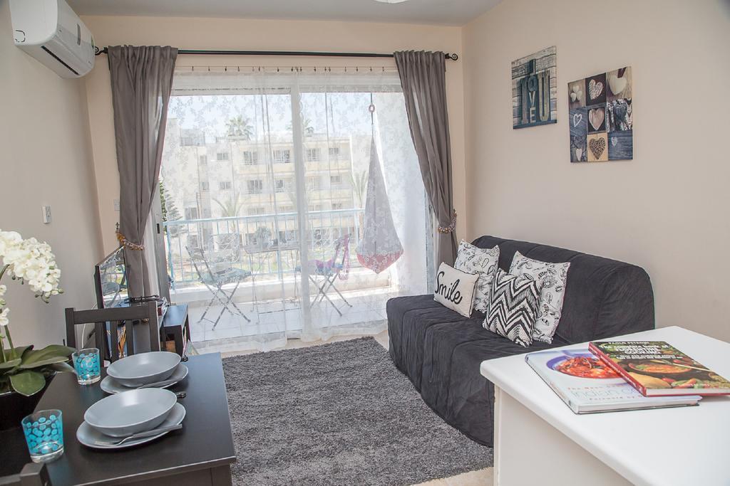 Paphos Love Hut Apartment Exterior photo